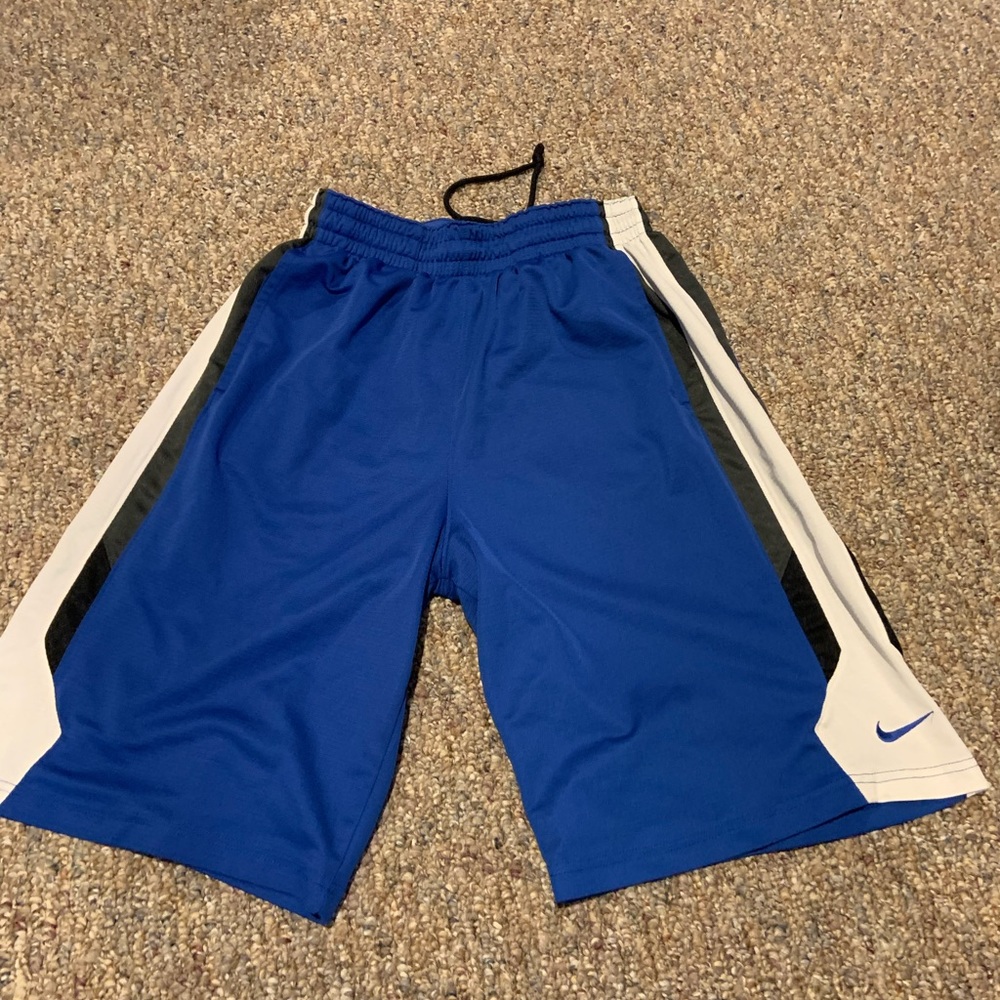 Nike shorts size large